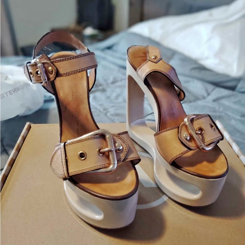 Stylish Tan Platform Sandals